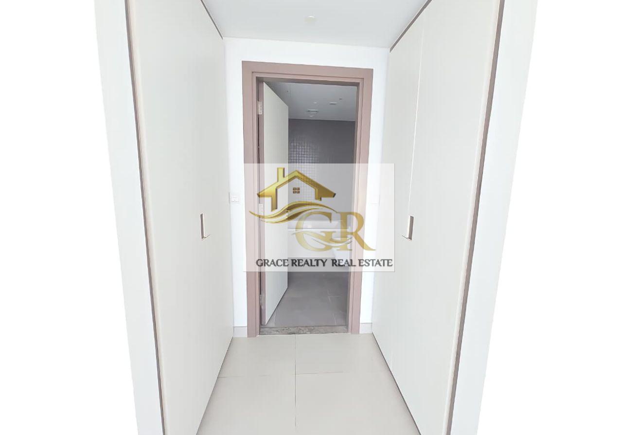 Premium 1BR | High Floor | Sea & Skyline views photo 14