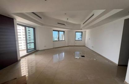 Apartment - 3 Bedrooms - 4 Bathrooms for rent in Al Khan Corniche - Al Khan - Sharjah