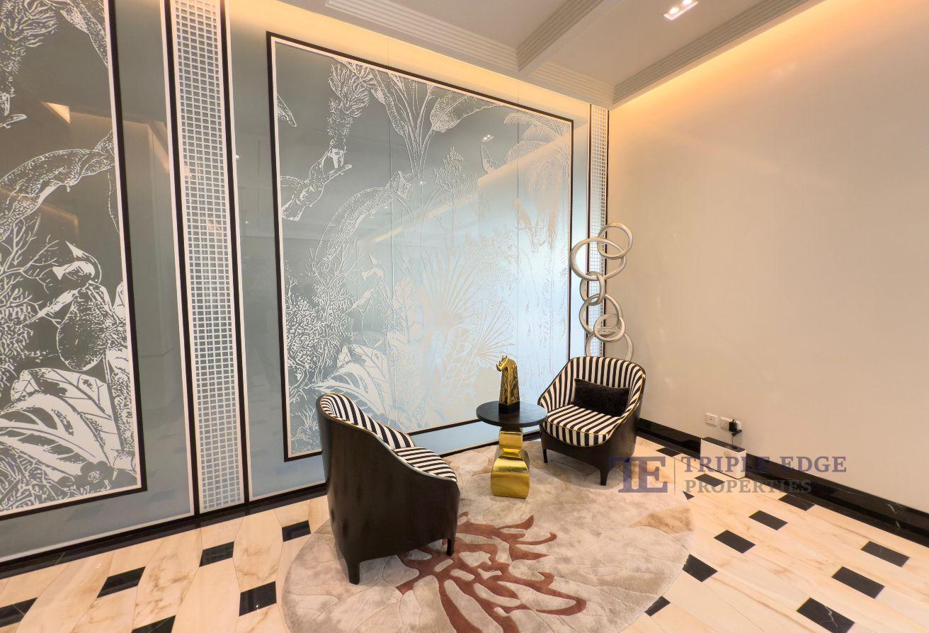 Furnished/multiple cheques/bright unit photo 18