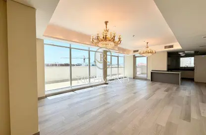 Apartment - 3 Bedrooms - 4 Bathrooms for rent in Jumeirah Garden City - Al Satwa - Dubai