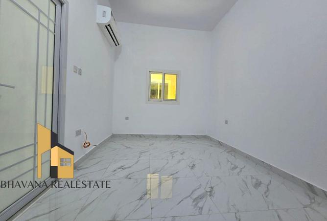 استوديو المستأجر الأول مع مطبخ أمريكي + حمام 2500