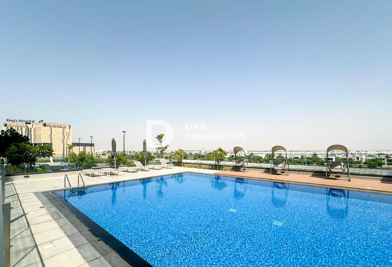 Available Now | High Floor | Large Layout photo 10