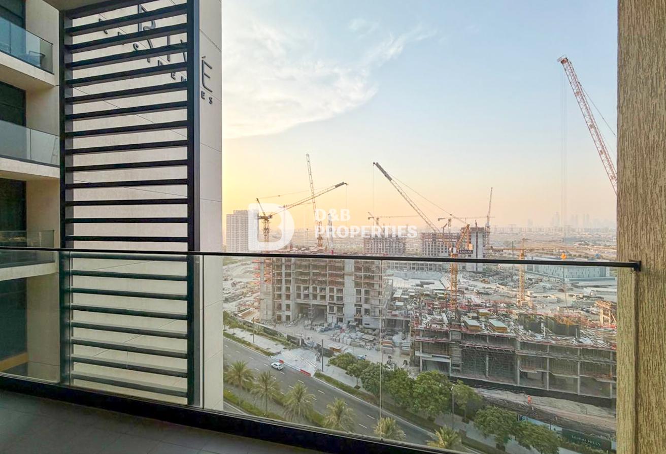 Available Now | High Floor | Large Layout photo 6