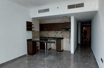 Apartment - Studio - 1 for rent in Al Majaz 2 - Al Majaz - Sharjah