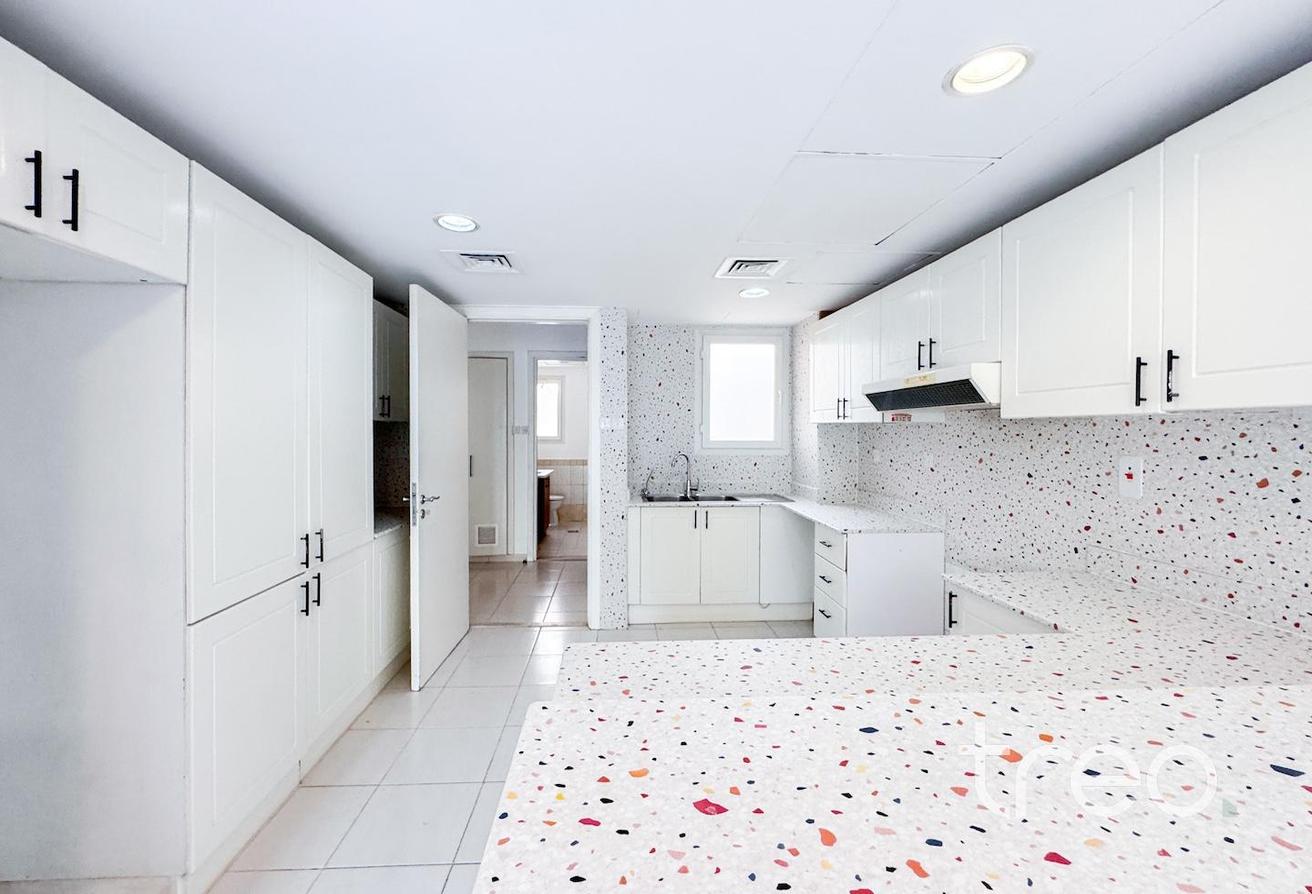 2M | Well Maintained | Landscaped Garden photo 4