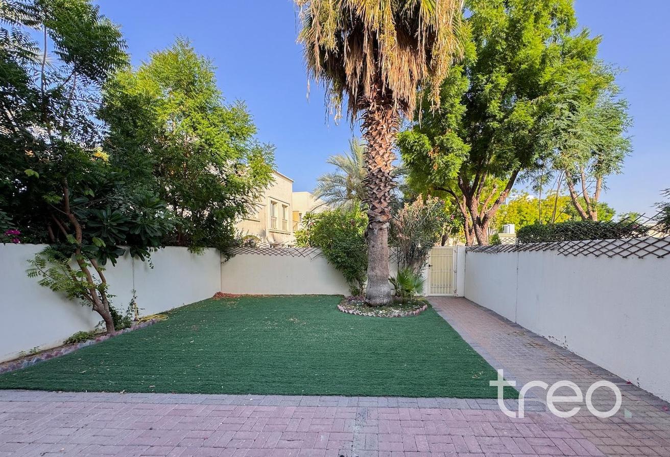 2M | Well Maintained | Landscaped Garden photo 6