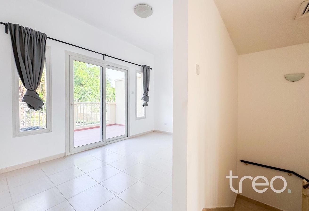 2M | Well Maintained | Landscaped Garden photo 7