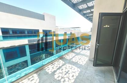 Apartment - 2 - 3 for rent in Airport View Building - Al Garhoud - Dubai