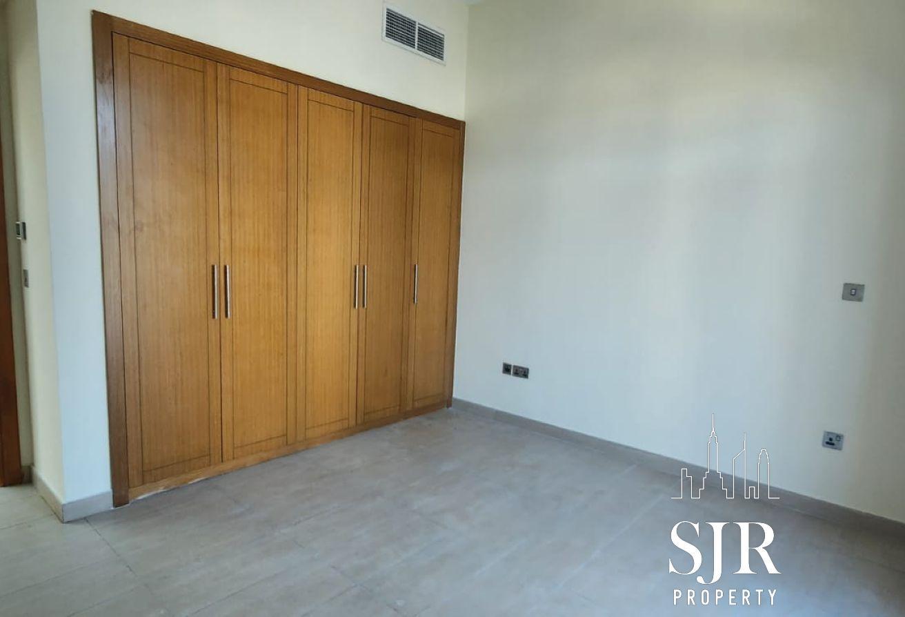 Single Row | Private location | keys in hand photo 17