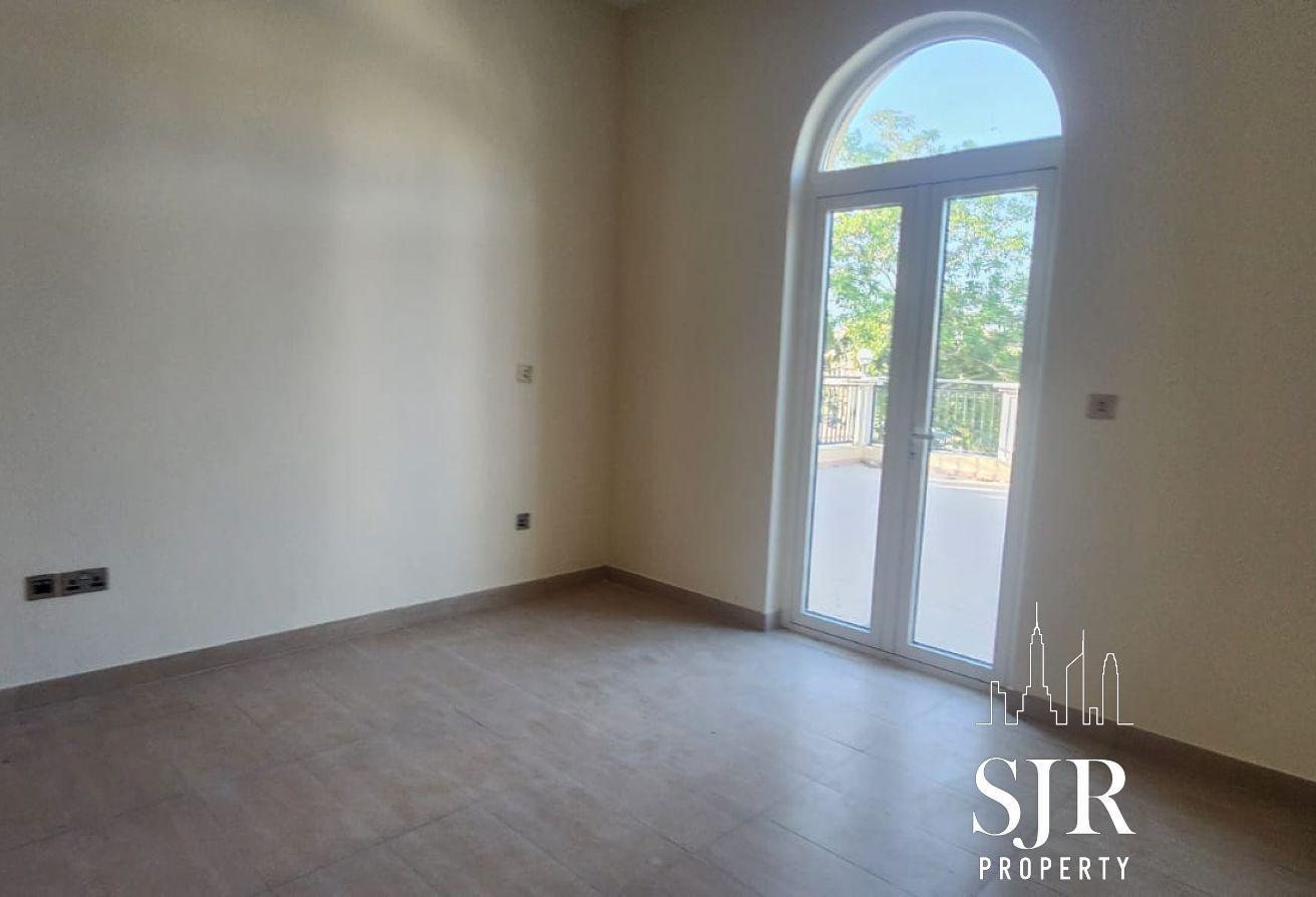 Single Row | Private location | keys in hand photo 15
