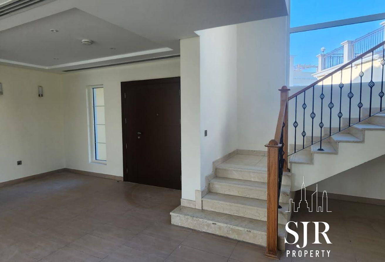 Single Row | Private location | keys in hand photo 10