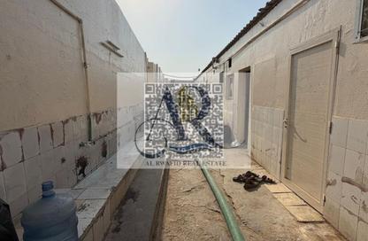 سكن عمال - استوديو - 8 حمامات للايجار في مبني علي موسى - الصجعة الصناعية - الصجعة - الشارقة