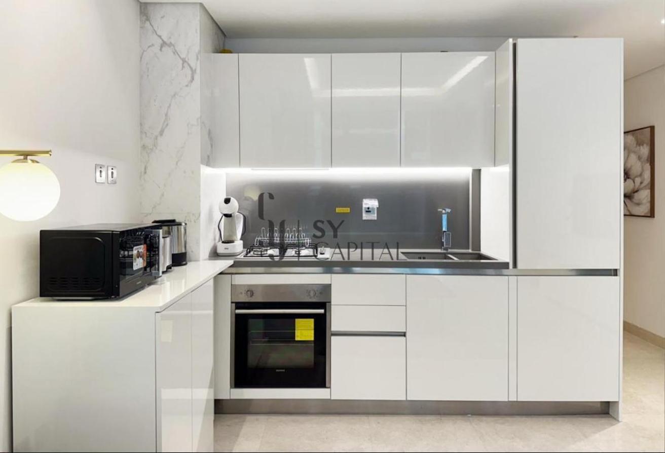 Furnished Studio I Prime Location I Community View photo 12