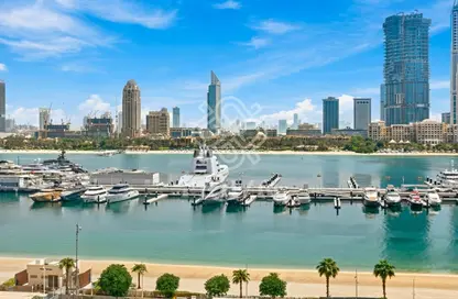 شقة - 2 غرف نوم - 3 حمامات للايجار في جراند بلو تاور 2 - إعمار بيتشفرونت - دبي هاربور - دبي