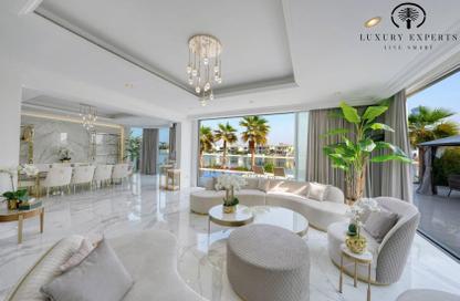 Villa - 5 - 5 for sale in Garden Homes Frond D - Garden Homes - Palm Jumeirah - Dubai Villa - 5 - 5 for sale in Garden Homes Frond D - Garden Homes - Palm Jumeirah - Dubai