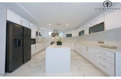 Villa - 5 - 5 for sale in Garden Homes Frond D - Garden Homes - Palm Jumeirah - Dubai Villa - 5 - 5 for sale in Garden Homes Frond D - Garden Homes - Palm Jumeirah - Dubai