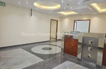 Office Space - Studio - 1 Bathroom for rent in Al Rigga Building - Al Muraqqabat - Deira - Dubai