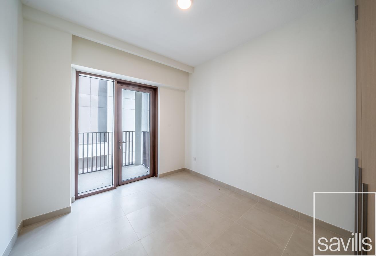Elegant Layout | Pool & Beach View | Vacant photo 6