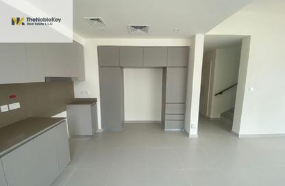 Townhouse - 4 - 5 for sale in Greenview - Emaar South - Dubai South (Dubai World Central) - Dubai