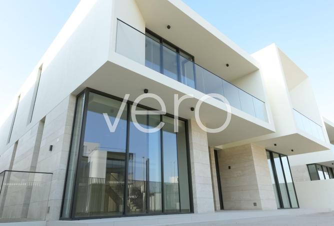 2ObnzoorYlU - Property Image 2