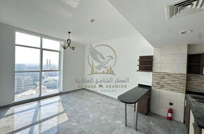 Apartment - Studio - 1 for rent in Al Wahda Building - Al Majaz 2 - Al Majaz - Sharjah