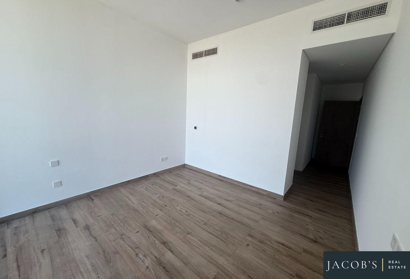 Vacant | 4 BR + Maids | Spacious Layout photo 8