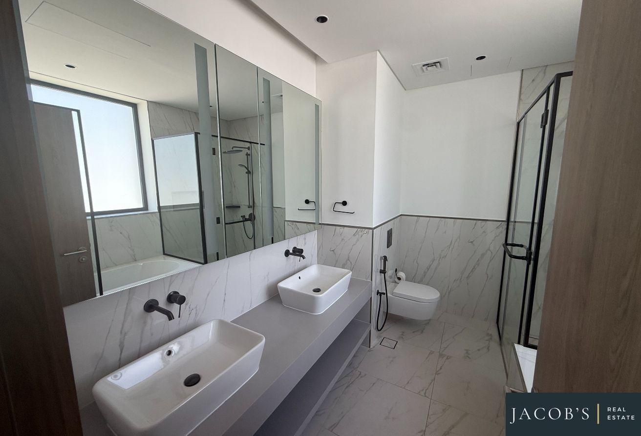 Vacant | 4 BR + Maids | Spacious Layout photo 7