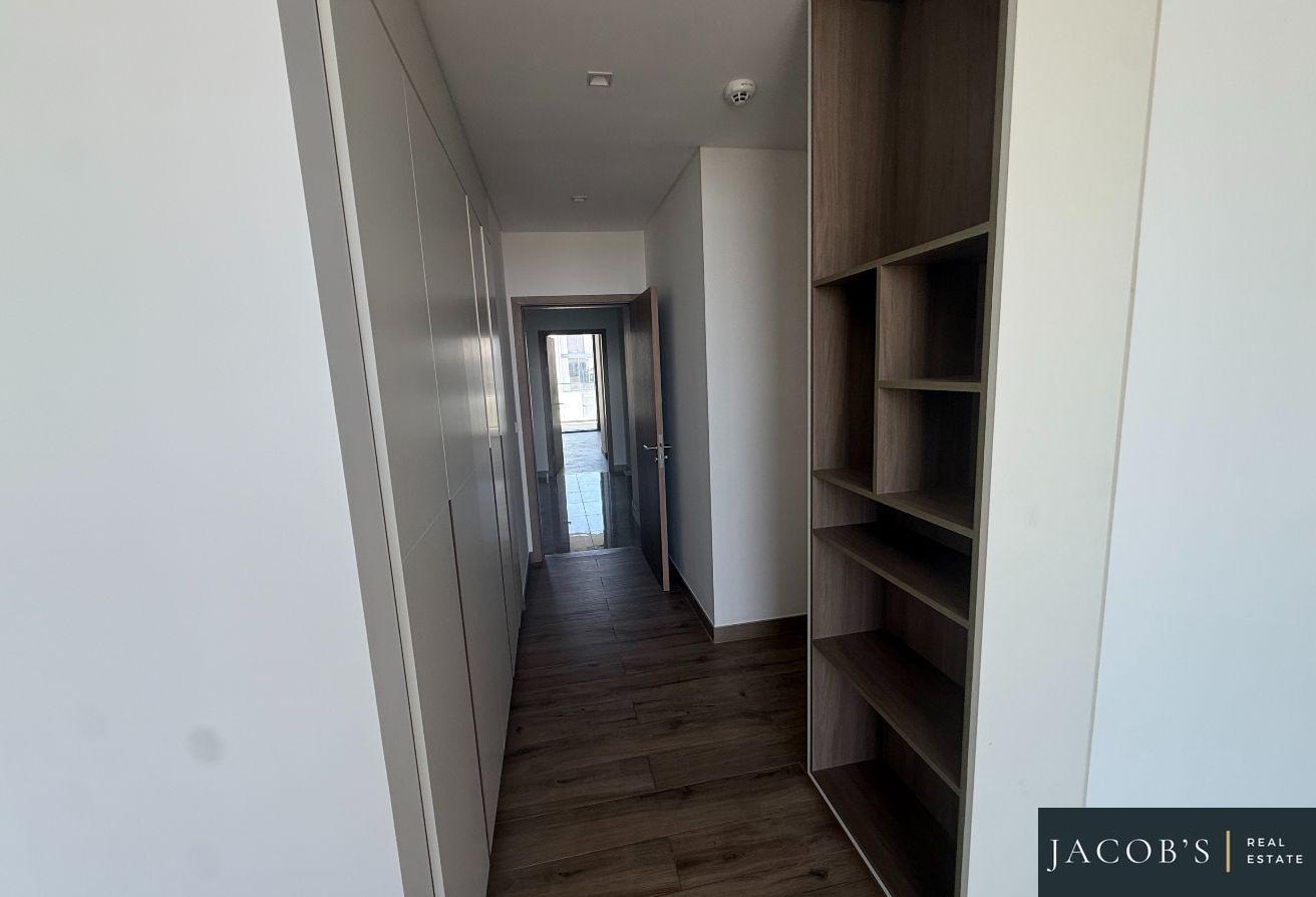 Vacant | 4 BR + Maids | Spacious Layout photo 5