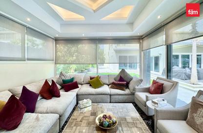 Villa - 4 - 5 for sale in District 3 - Jumeirah Park - Dubai