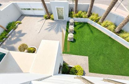 Villa - 5 - 5 for rent in Jumeirah 1 Villas - Jumeirah 1 - Jumeirah - Dubai