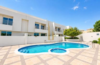 Villa - 5 - 5 for rent in Jumeirah 1 Villas - Jumeirah 1 - Jumeirah - Dubai