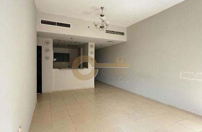 Apartment - 2 - 3 for rent in Mazaya 11 - Queue Point - Liwan - Dubai