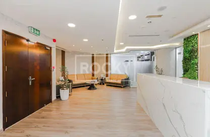 مكتب للبيع في برج لطيفة - شارع الشيخ زايد - دبي