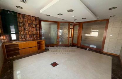 Office Space - Studio - 2 Bathrooms for rent in Al Majaz 1 - Al Majaz - Sharjah