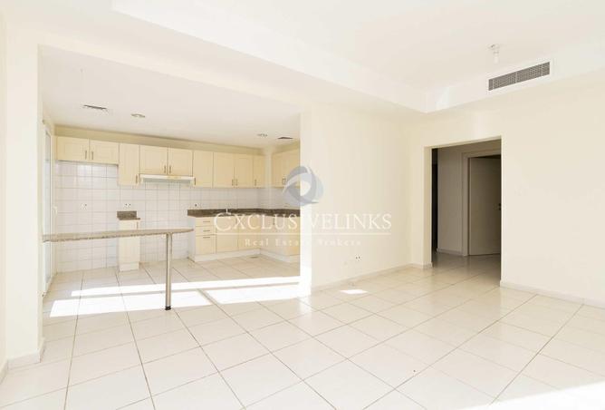 70281082 - صورة العقار 2