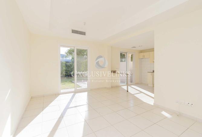 70281082 - الصورة الرئيسية للعقار