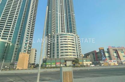 Apartment - 2 Bedrooms - 3 Bathrooms for rent in Corniche Tower - Ajman Corniche Road - Ajman