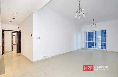 شقة - 2 غرف نوم - 2 حمامات للايجار في برج لطيفة - شارع الشيخ زايد - دبي