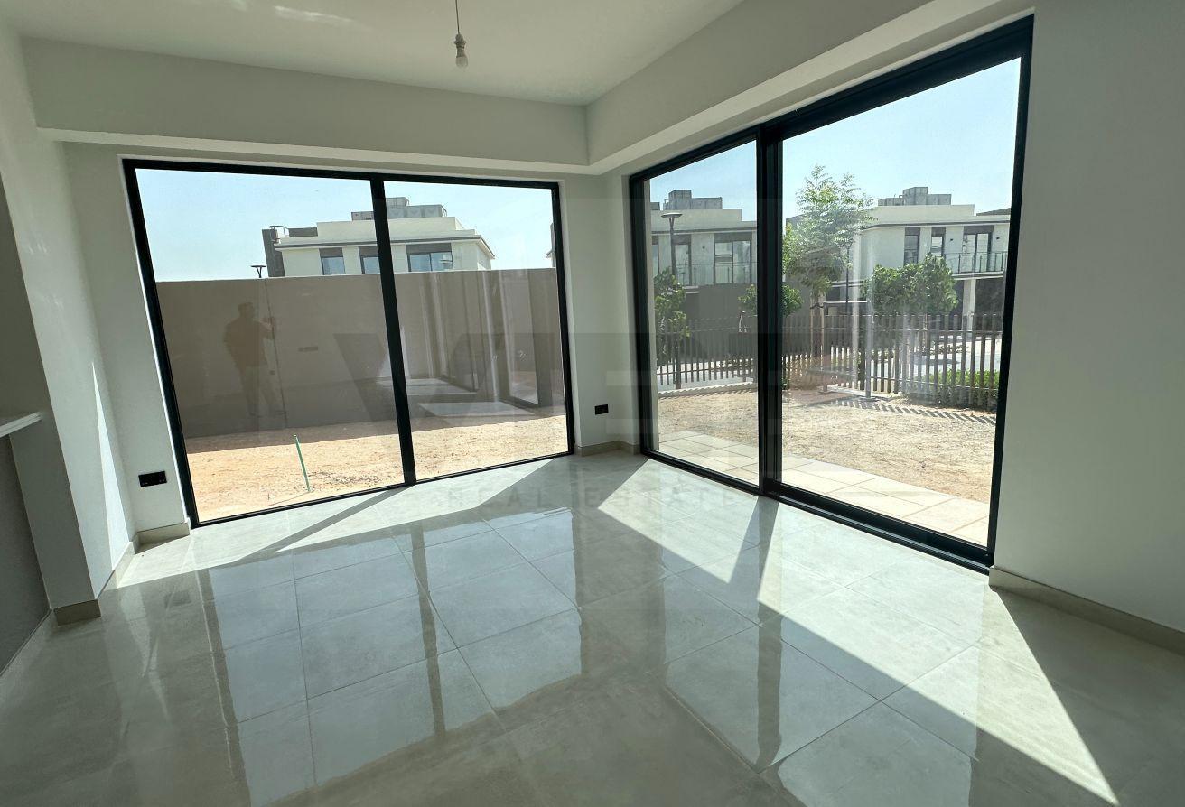 Brand New I Close to the Beach, Gym and Pool