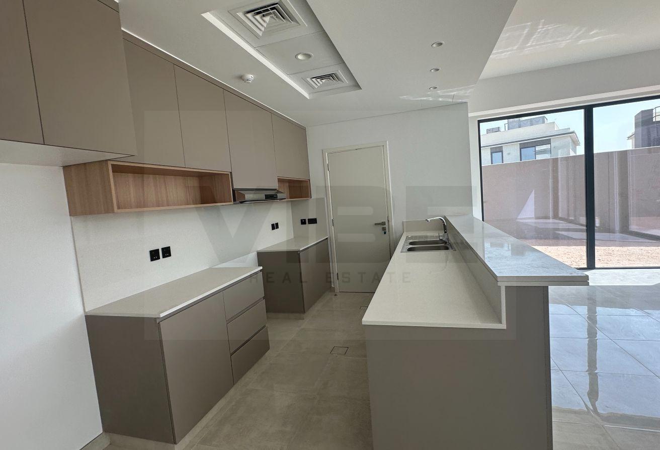 Brand New I Close to the Beach, Gym and Pool