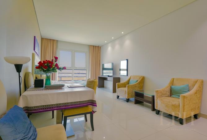 Community View | Vacant | Well-Maintained
