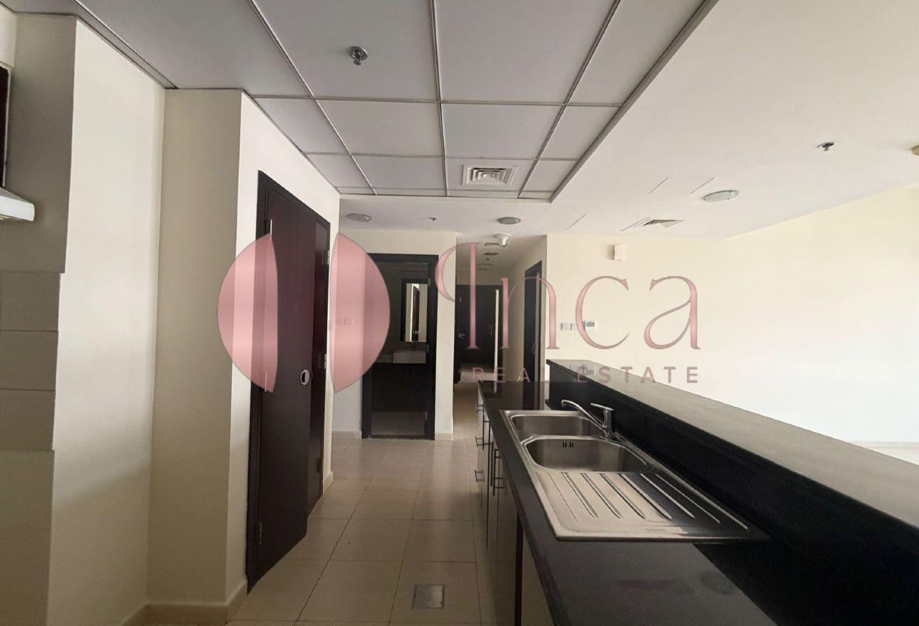 Vacant | Spacious | Great Location photo 17