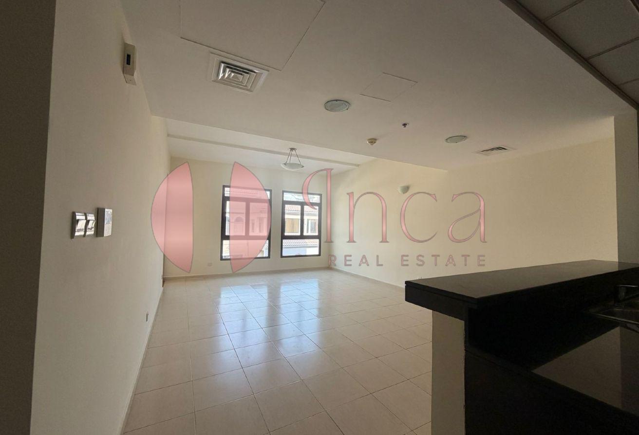 Vacant | Spacious | Great Location photo 9