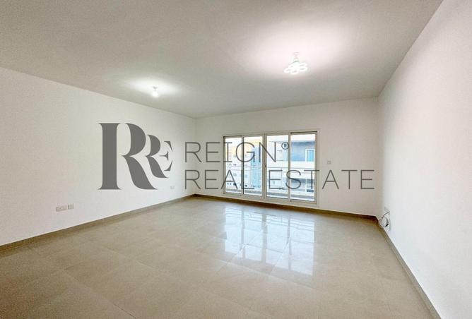 HOT DEAL | VACANT | 2BR APT | BUILDING VIEW — photo 2