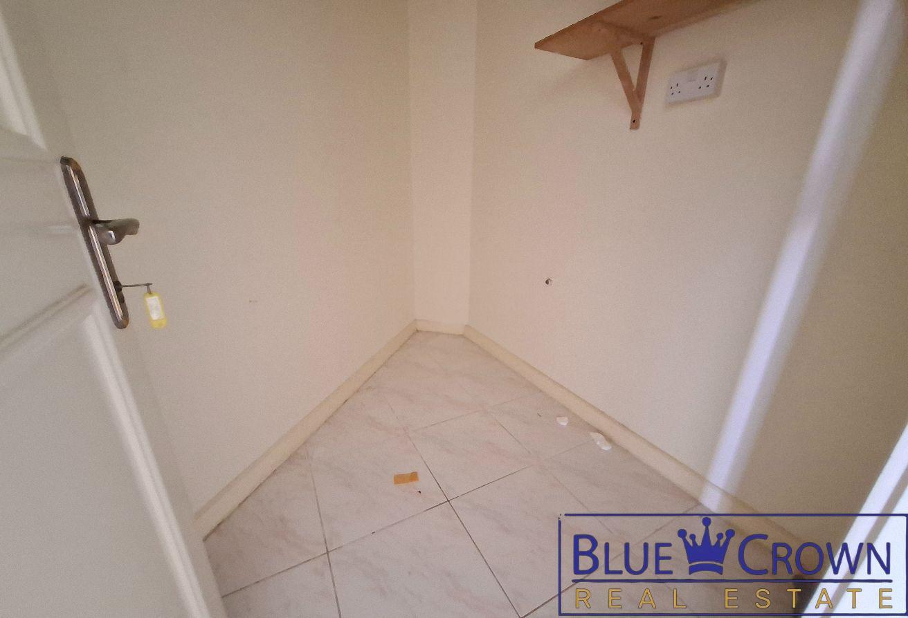 Huge Flat;Chiller free:Luxurious:Prime Location photo 8