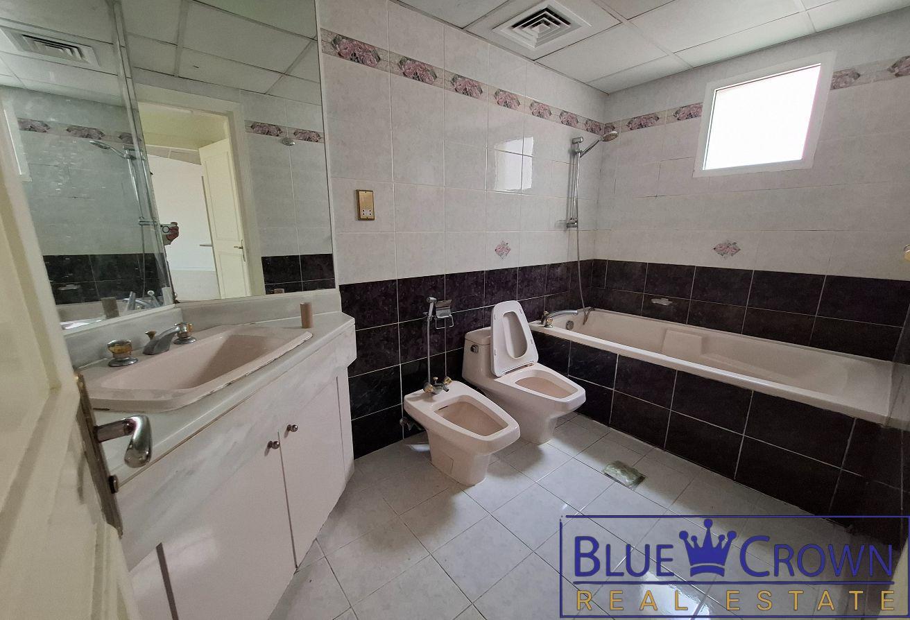 Huge Flat;Chiller free:Luxurious:Prime Location photo 12