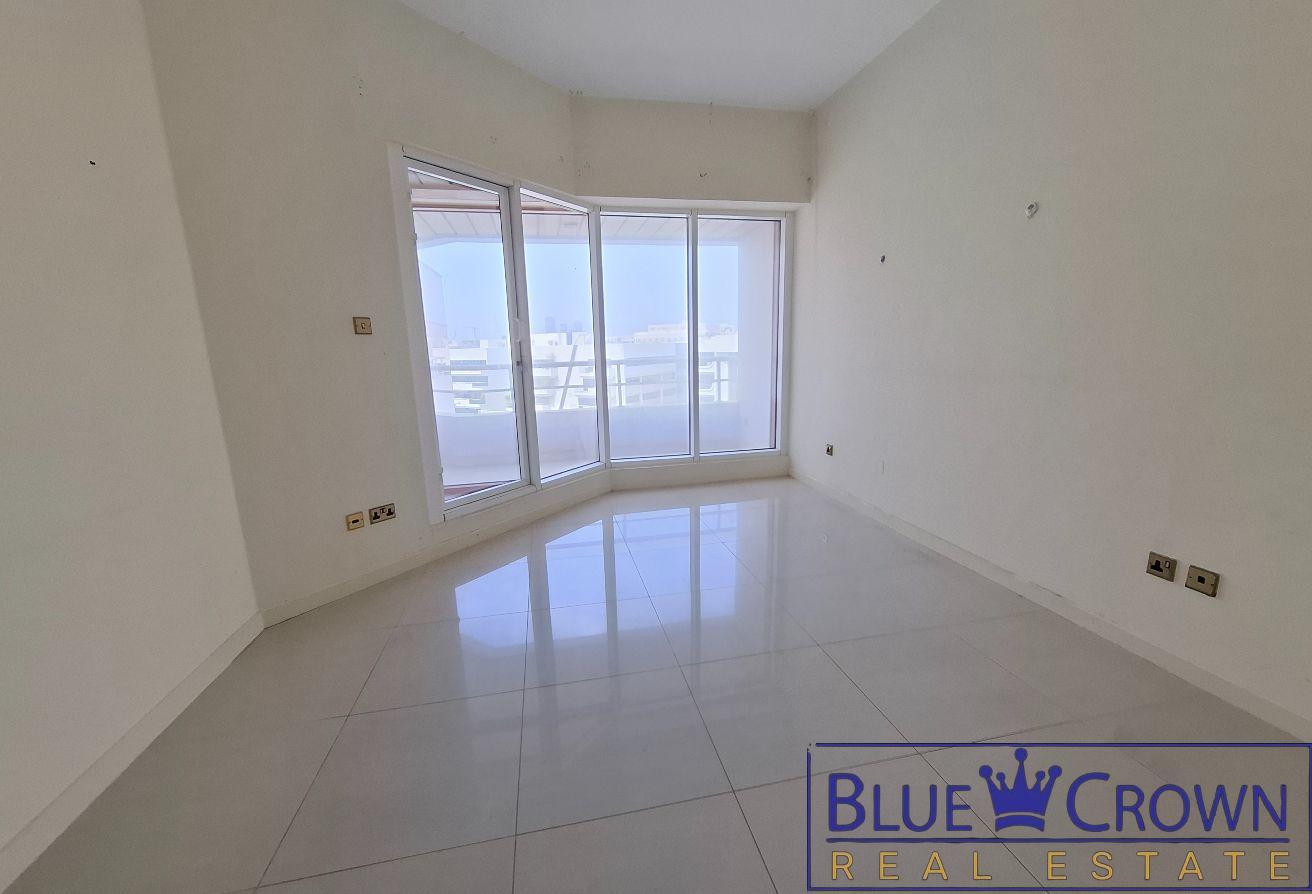 Huge Flat;Chiller free:Luxurious:Prime Location photo 10