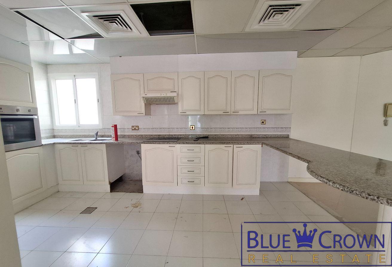 Huge Flat;Chiller free:Luxurious:Prime Location photo 5