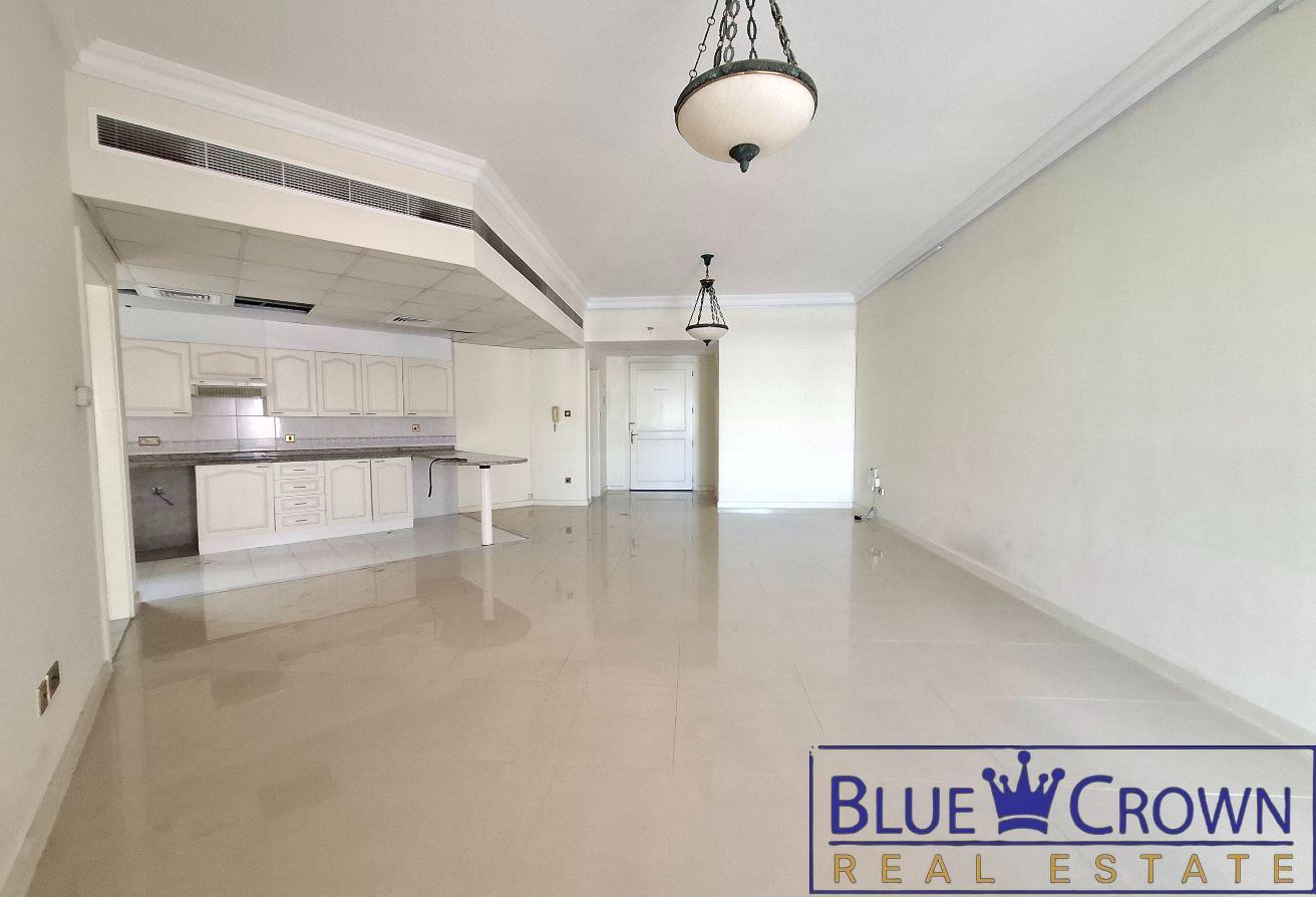 Huge Flat;Chiller free:Luxurious:Prime Location photo 3