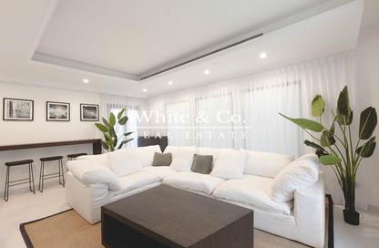 Villa - 5 - 6 for rent in Garden Homes Frond B - Garden Homes - Palm Jumeirah - Dubai
